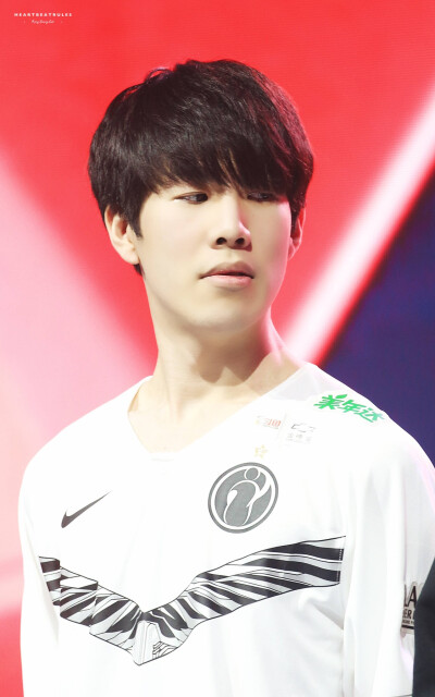 差距太大了！少爷金以四杀完美收官， LGD Gaming 击溃了 Anyone's Legend 。